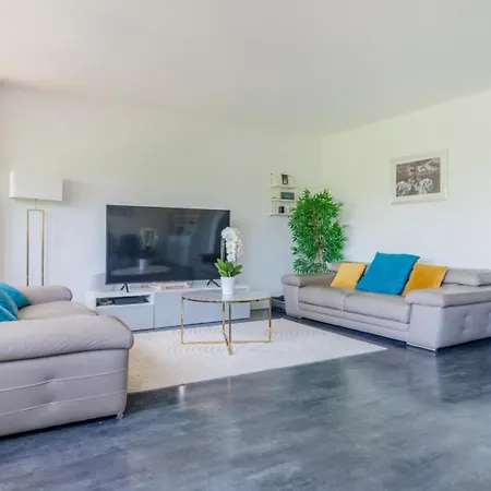Modern Garden View 2br In 16th Porte Dauphine